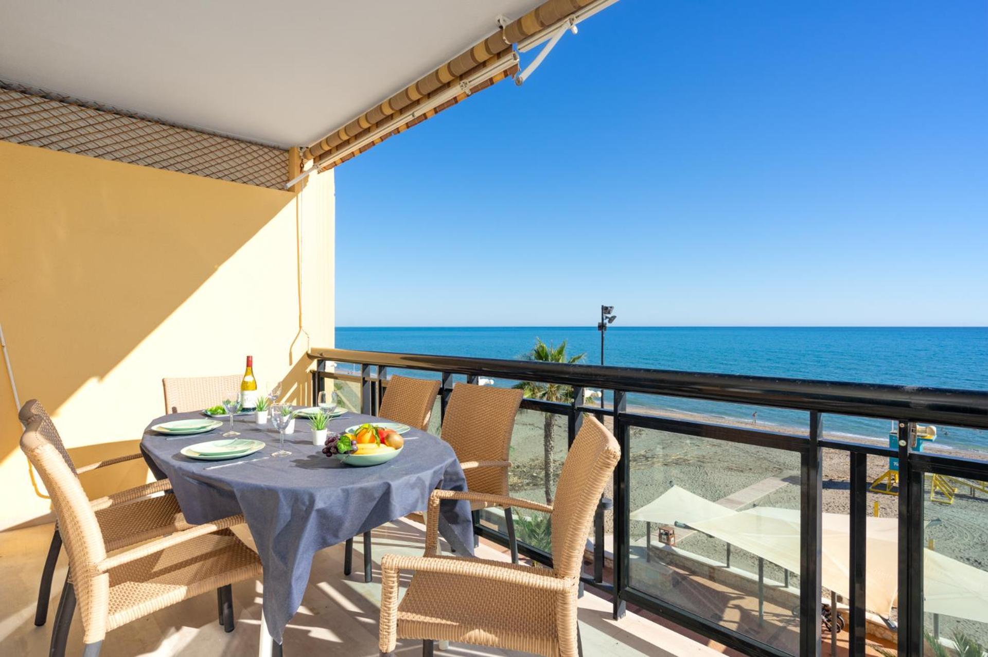 3 Bedroom, Sea Front & Sea View, Plunge Pool Fuengirola Kültér fotó